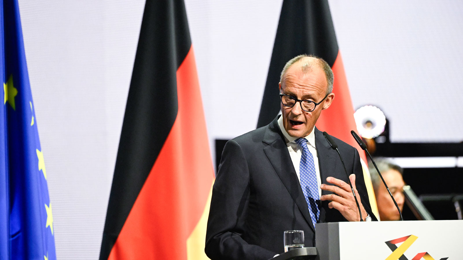 Merz: Sind nicht im Krieg, aber auch nicht mehr im Frieden