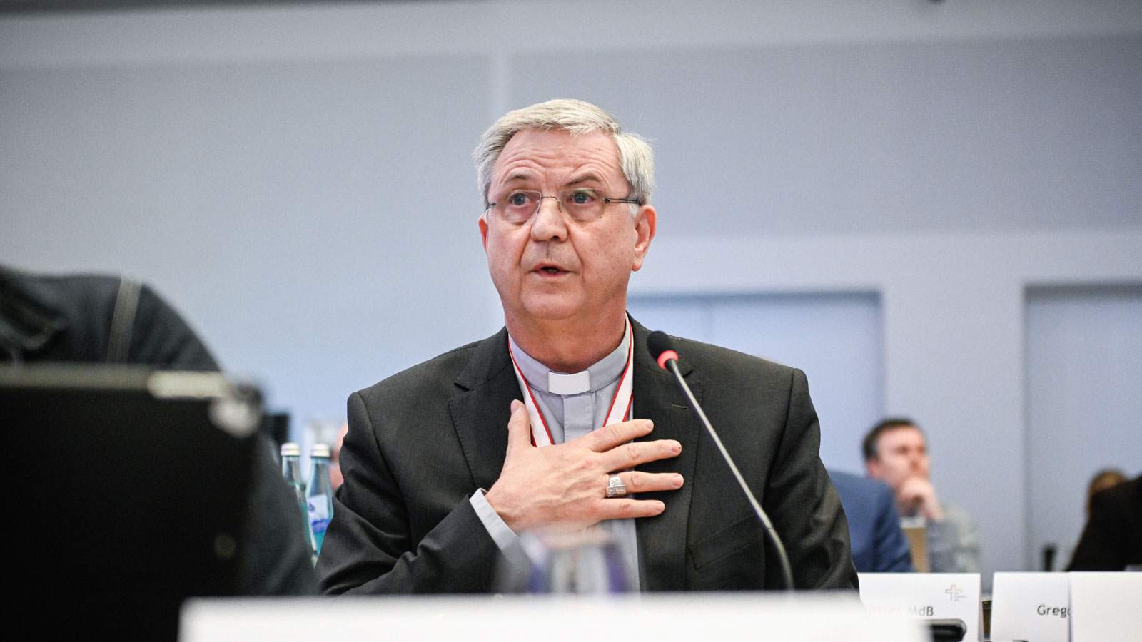 Antwerpens Bischof will bis 2028 Verheiratete zu Priestern weihen