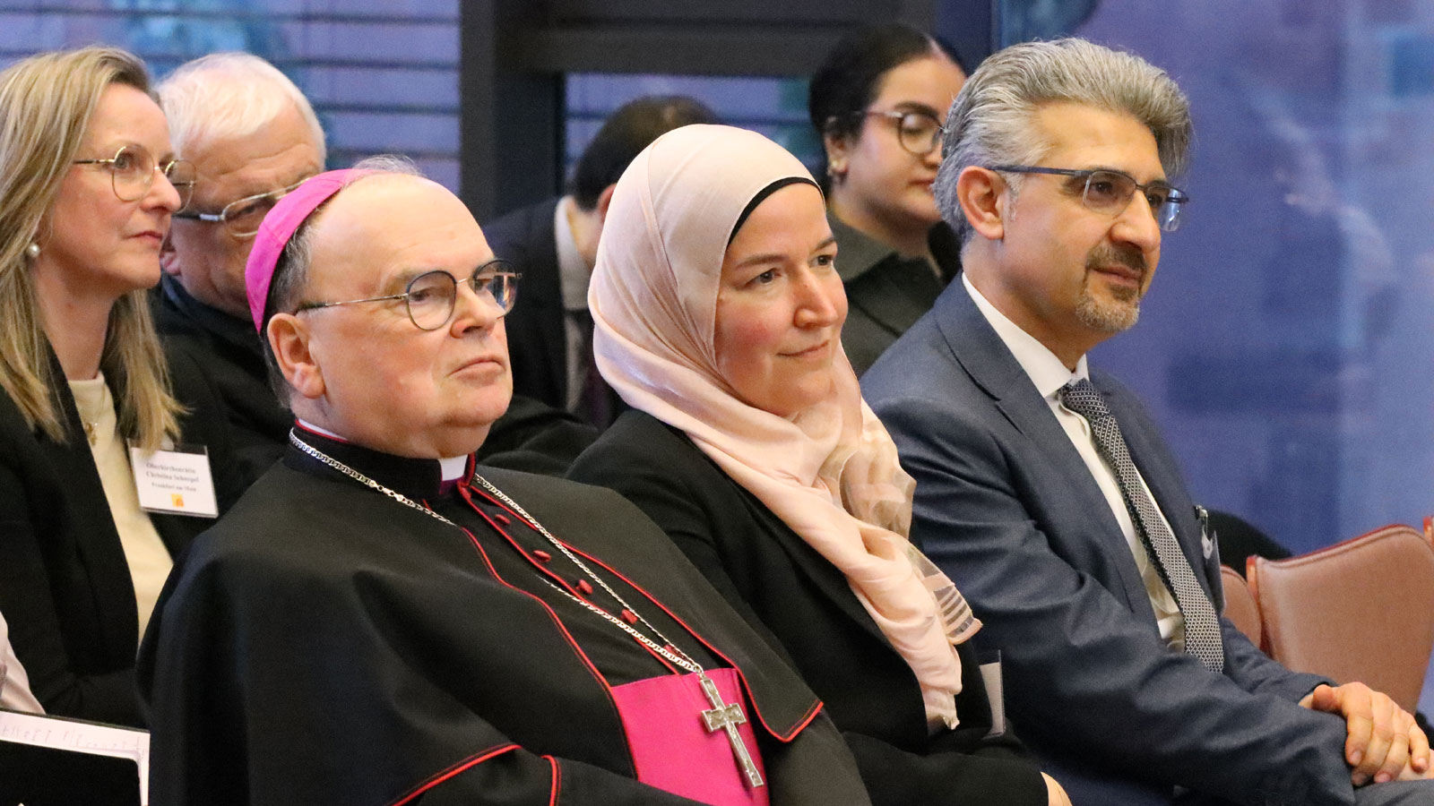Bischöfe empfangen Musliminnen und Muslime – Frieden im Fokus