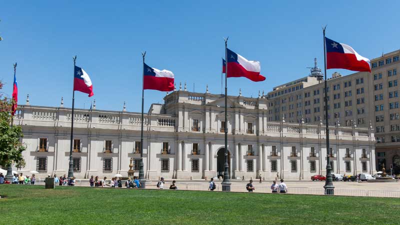 Chile: Colonia Dignidad-Enteignung gestoppt – Sozialer Wohnungsbau statt Gedenkstätte?