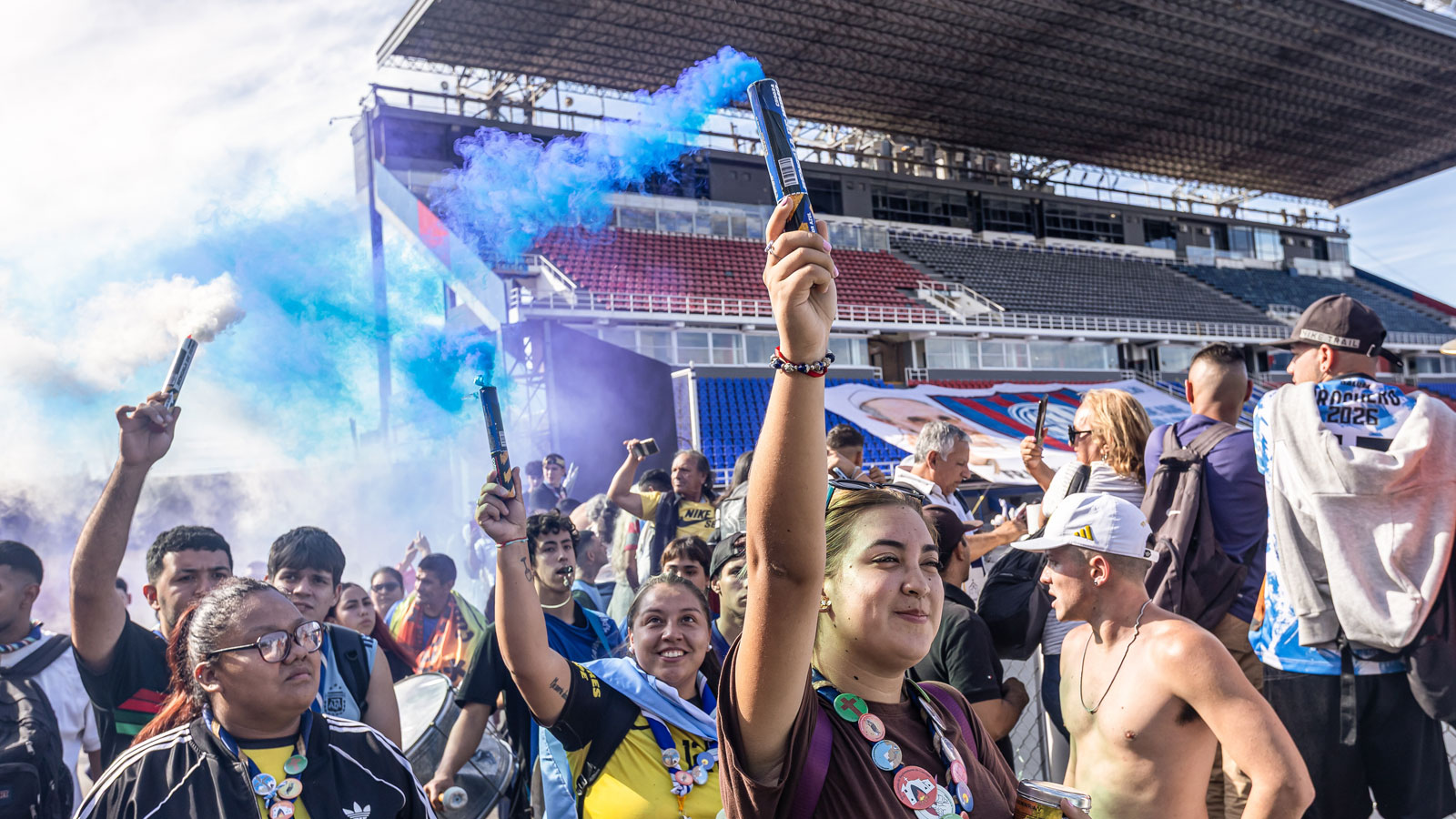 120.000 Menschen bei Techno-Party zu Ehren von Papst Franziskus