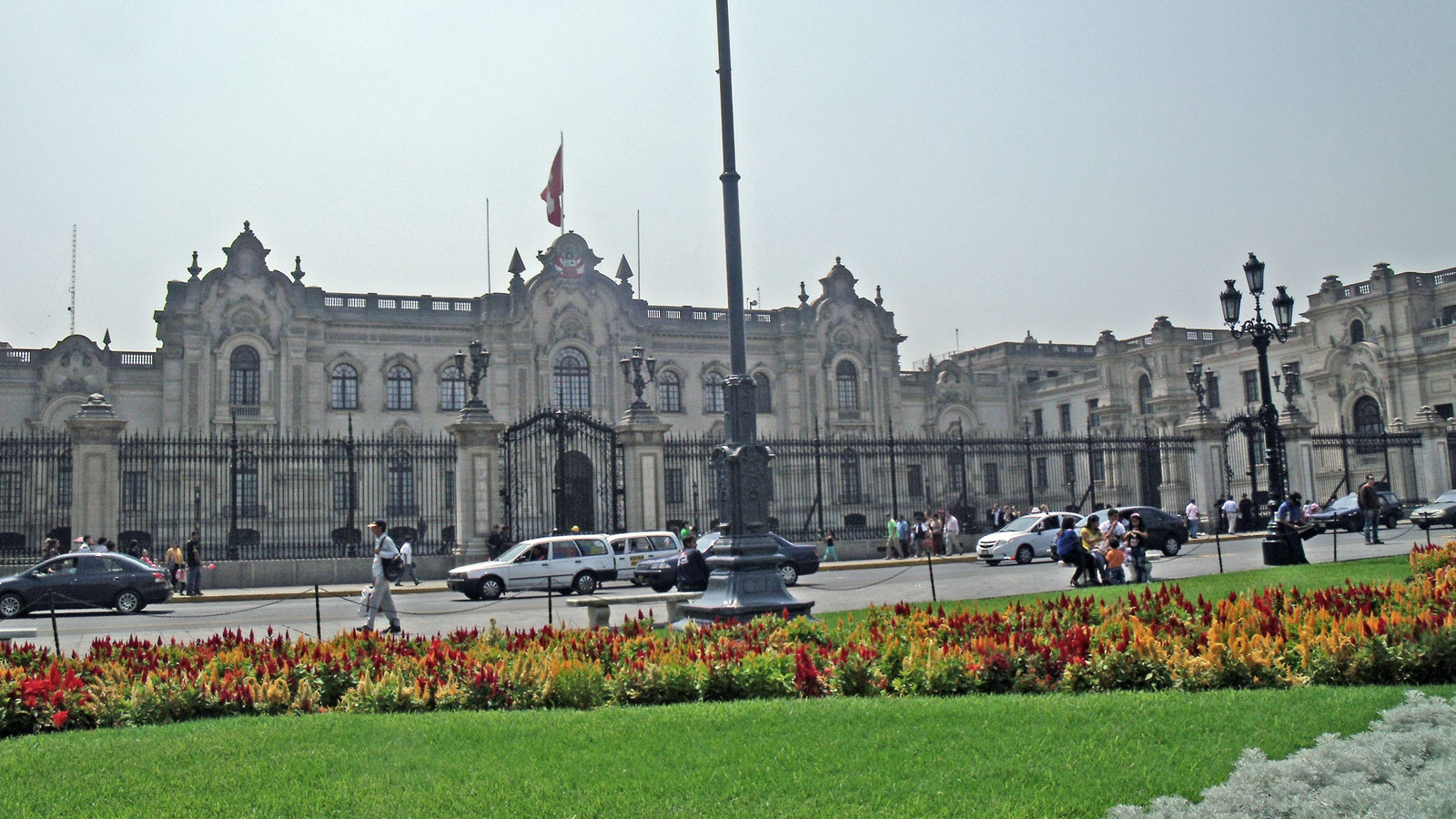 Peru vor der Wahl: Fujimori-Familie greift wieder nach der Macht – Ausgang völlig offen