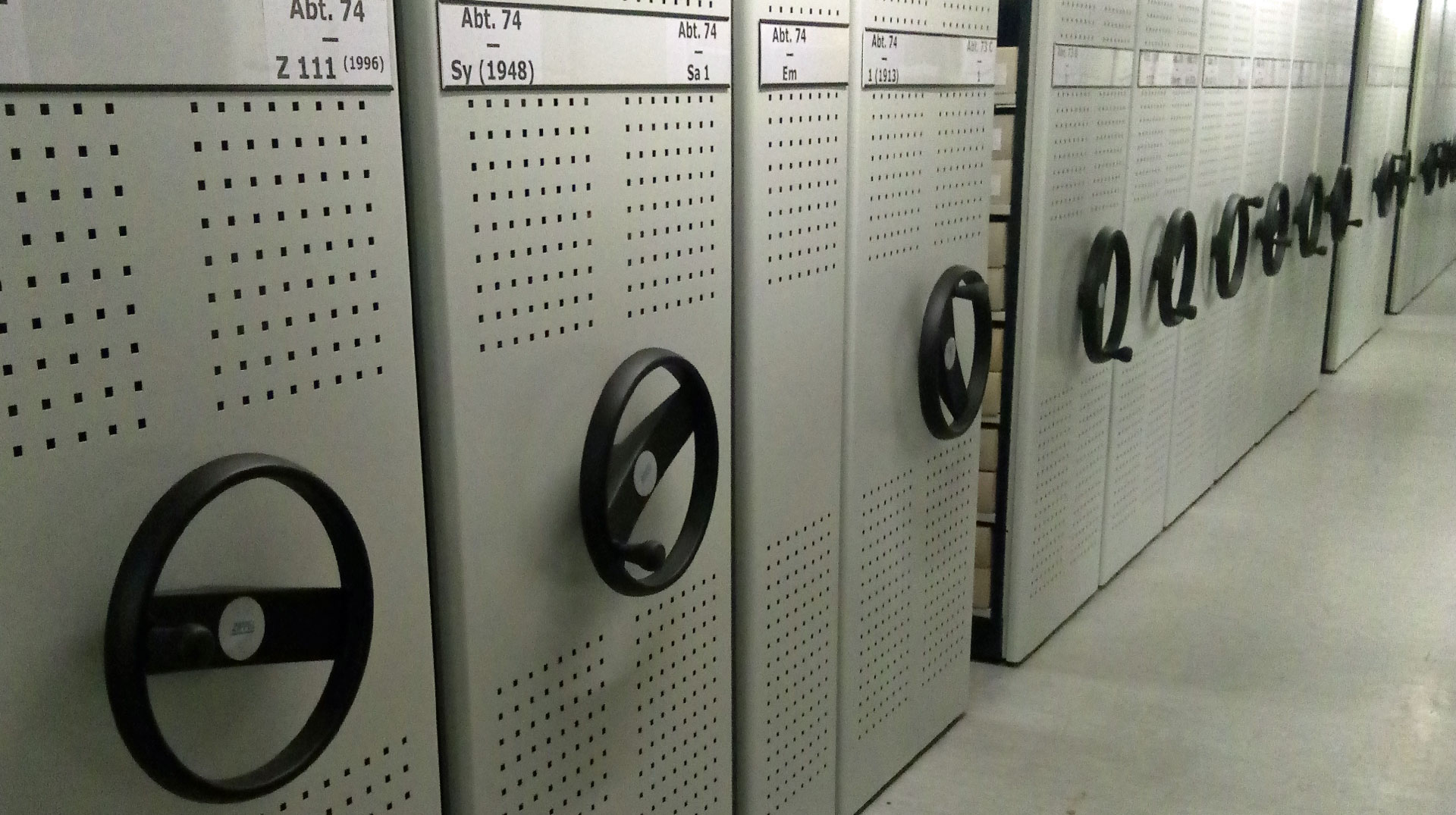 Keine eigene missionsgeschichtliche Sammlung, aber interessante Einzelstücke: Das Archiv der Jesuiten in Deutschland. Bild: IWM