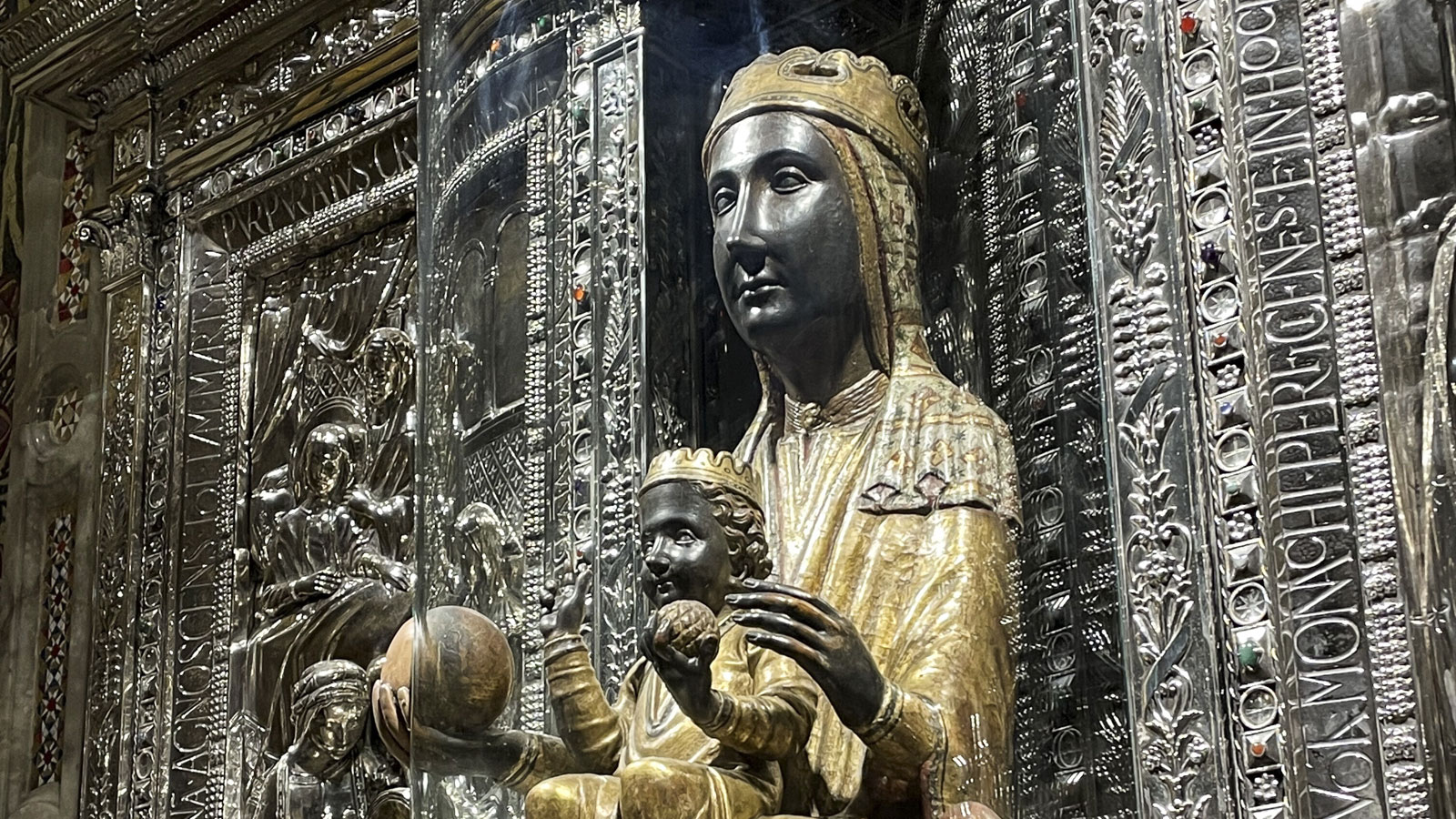 Papst Leo XIV. besucht die Schwarze Madonna von Montserrat