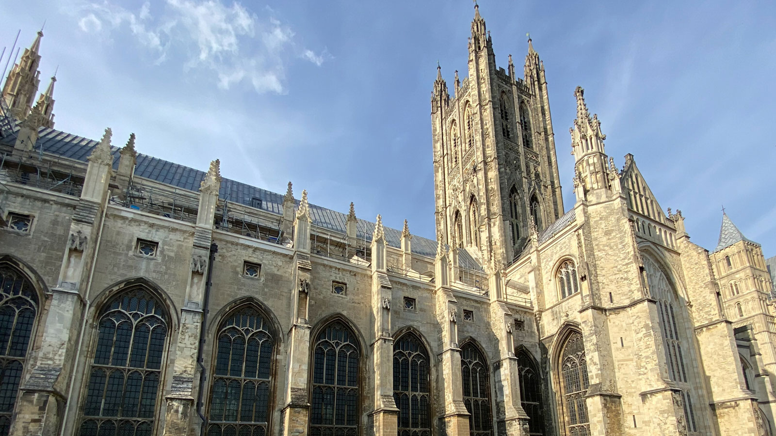 Church of England entschuldigt sich für Zwangsadoptionen