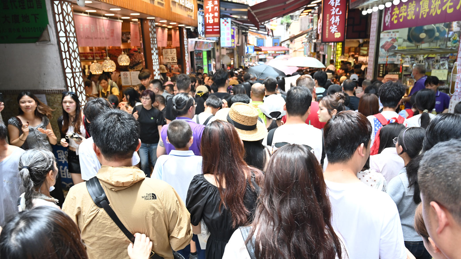 Weltkirche-Bischof Meier: Katholiken in Hongkong und Macau unter wachsendem Druck
